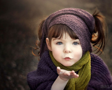 AMAZING: Mother takes photos of her one-handed daughter