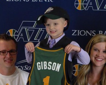 HEARTBREAKING ! This 5-Year-Old Kid with Cancer Signs A One Day Contract With An NBA team!
