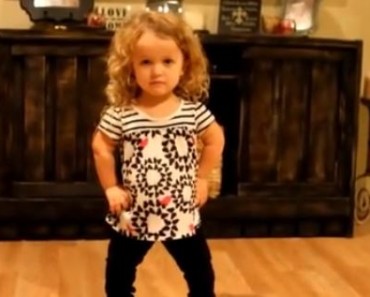 Achondroplasia Girl Dances Adorably When The Music Is Turned On
