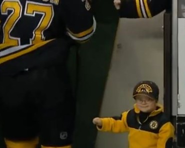 This Young Hockey Fan Fist-Bump His Favorite Players Will Warm Your Heart