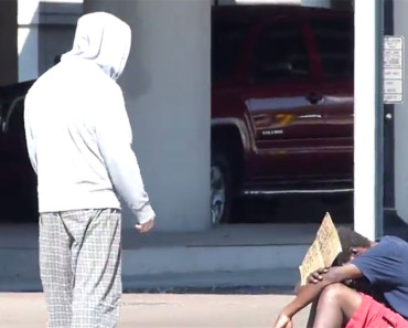 He Approached A Homeless Man To Take His Money. What He Did Next Stunned Me Beyond Belief