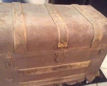 They Found Grandpa’s Secret Trunk After He Died. No One Was Ready for What Was Inside!