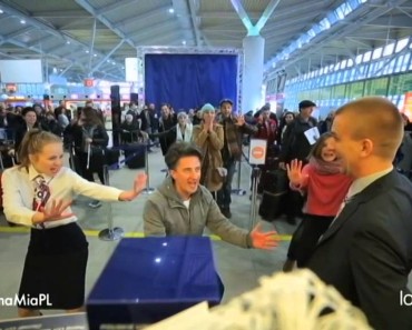 Passenger Receives A Flash Mob Surprise While Checking In At The Airport