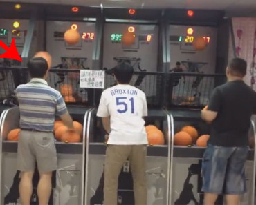 This Is Quite Possibly The Best Arcade Basketball Player In The World
