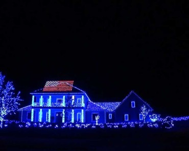 They Look Like Normal Christmas Lights. 30 Seconds In? I Got CHILLS!