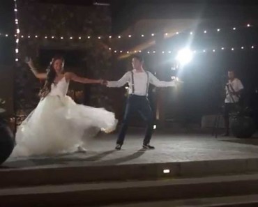 They Fake A Slow Dance At First, And Then Blow The Guests’ Minds With This. You’ll Wish You Were There!