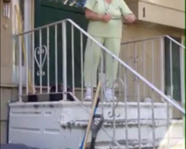 I Wanted To Help This 88-Year-Old Grandmother Down The Stairs, But Then The Music Started…