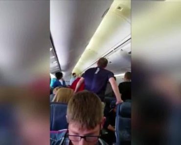 Viral video shows choir singing ‘Battle Hymn of the Republic’ as soldier’s remains taken off plane