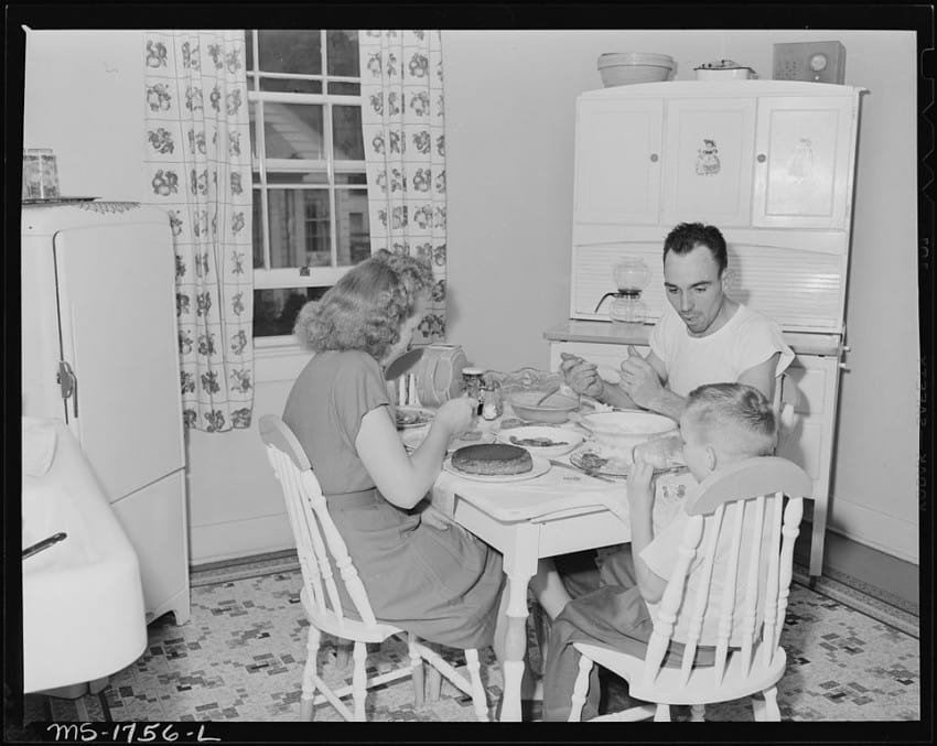 963px-p-c-_goins_section_foreman_and_family_eat_dinner_in_kitchen_in_their_home_in_company_housing_project-_koppers_coal-_-_nara_-_540917-850x677
