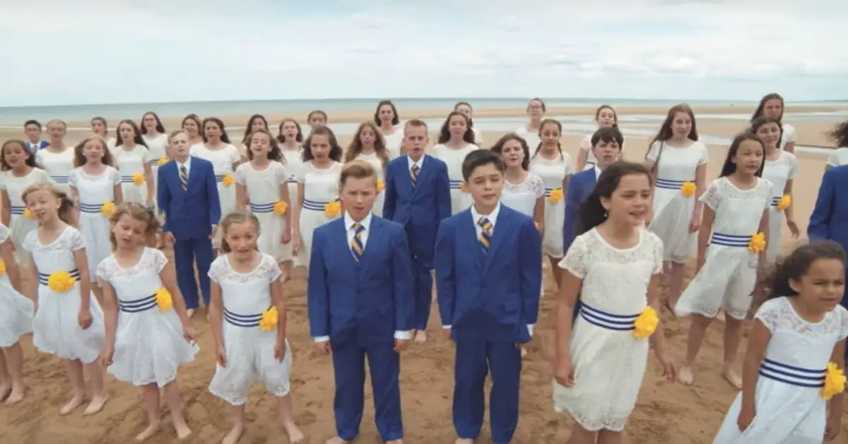 Children Gather On the Beach for Powerful Tribute Performance That’s Touching Hearts Worldwide