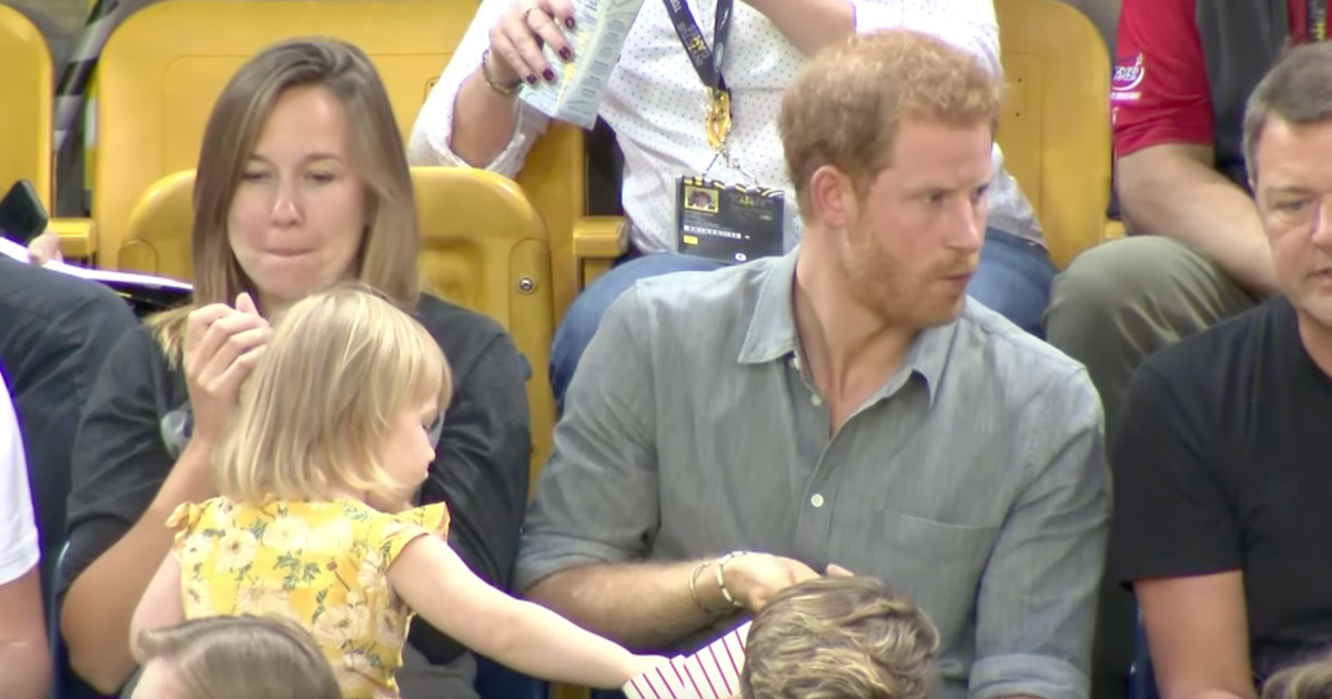 Little Girl Sneaks Prince Harry’s Popcorn. His Snappy Comeback Has Internet in Laughter