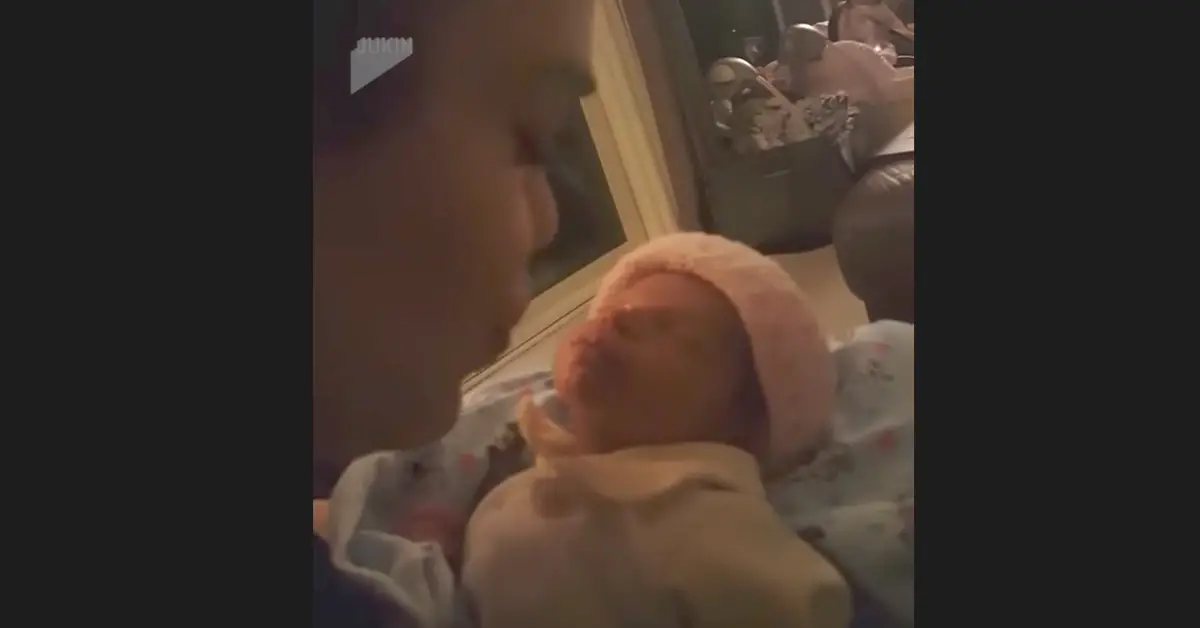 Mom Leans in to Give Newborn a Kiss, Baby’s Next Move Is One Mom Will Never Forget