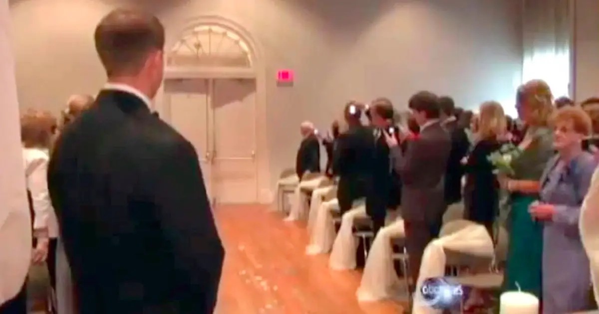 Paralyzed Bride ‘Walks’ Through the Door, Stunned Guests Break Down in Tears