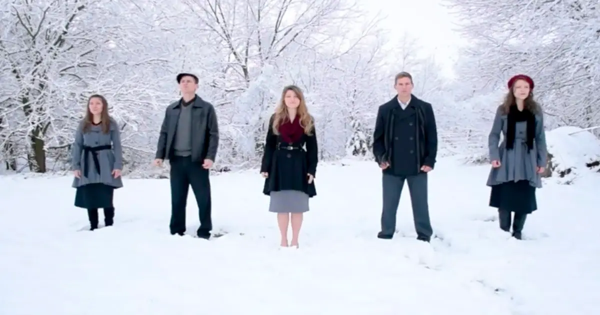 5 Siblings Gather Together. Beautiful Rendition of Christmas Classic Goes Viral