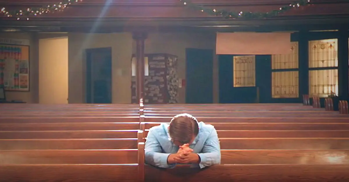 Man Sits Alone in an Empty Church, Lifts His Head and Puts Everyone in Awe