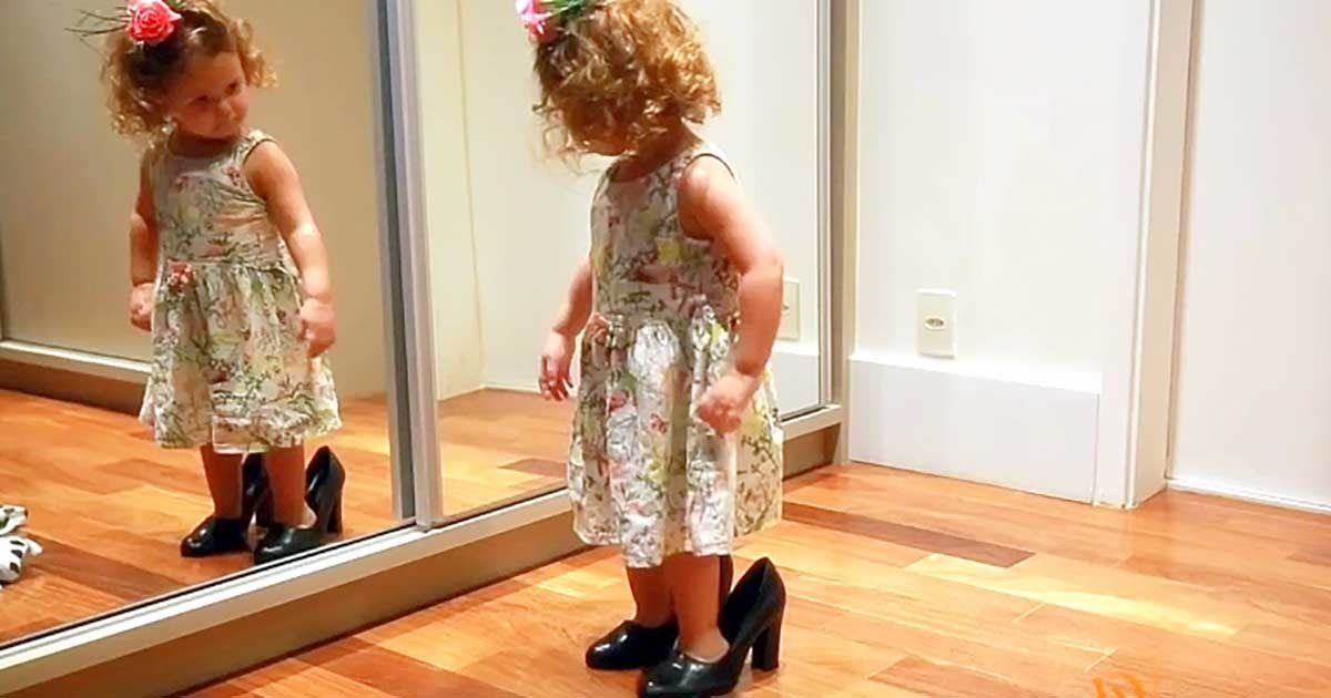 Tiny Girl Poses in Front of Mirror, Breaks Out in Moves That’s Melting Internet’s Heart