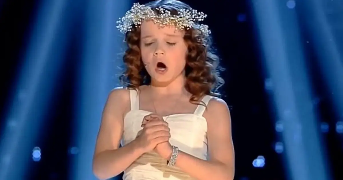 Little Girl Begins Singing “Ave Maria.” Immediately Her Haunting Voice Send Chills Down Everyone’s Spine