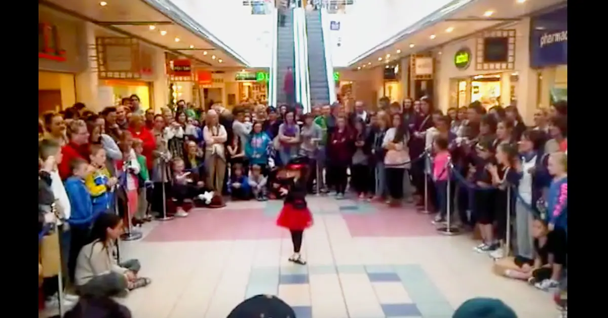 Crowd Forms Around Tiny Girl, Instant Music Starts Her Unusual ‘Dance’ Brings Crowd To Standstill